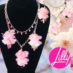 LILLY PULITZER NECKLACE 🩷 CASCADING PETALS- SOFT PINK TROPICS NECKLACE/GOLD